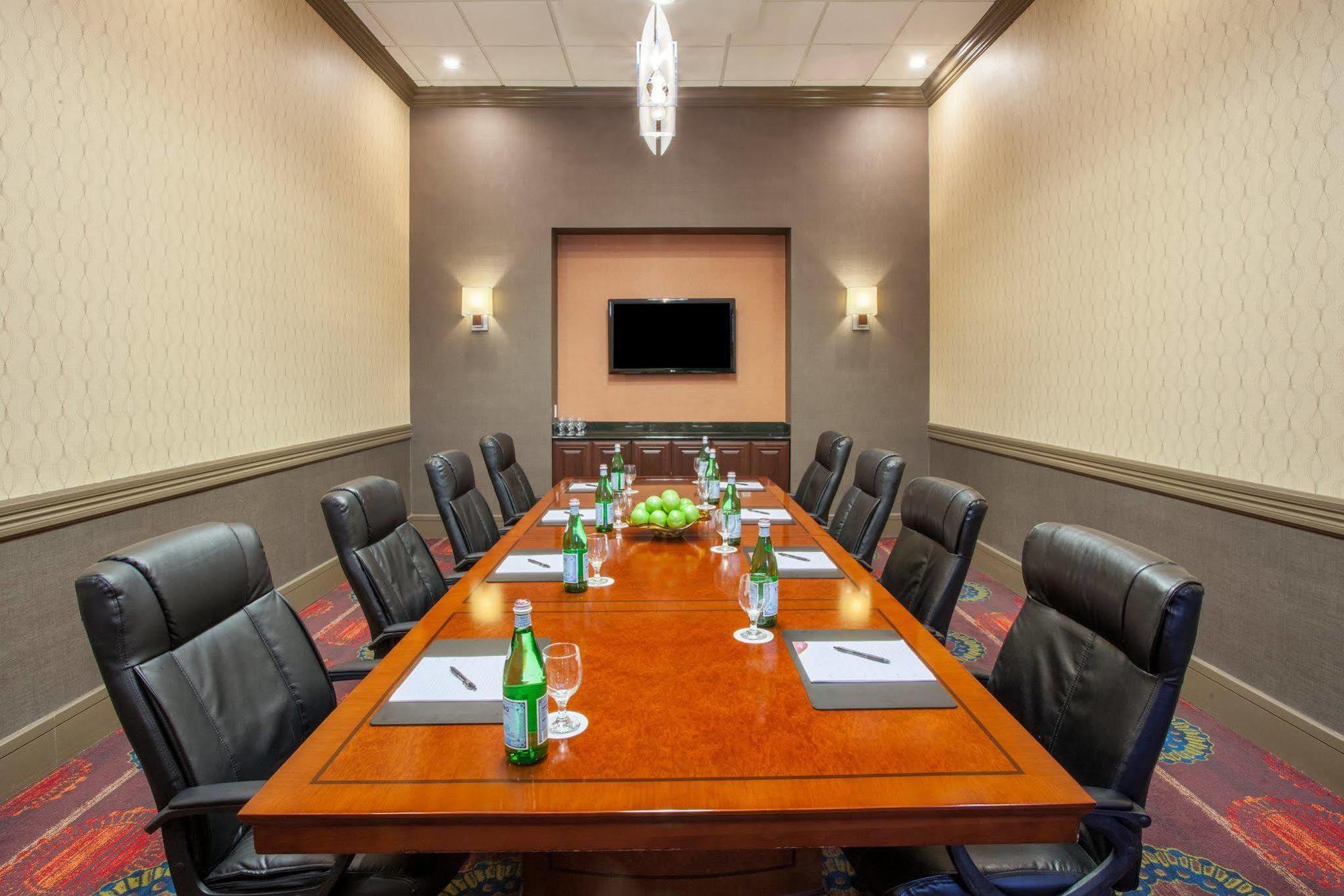 Hotel Radisson Dayton Convention Center Extérieur photo