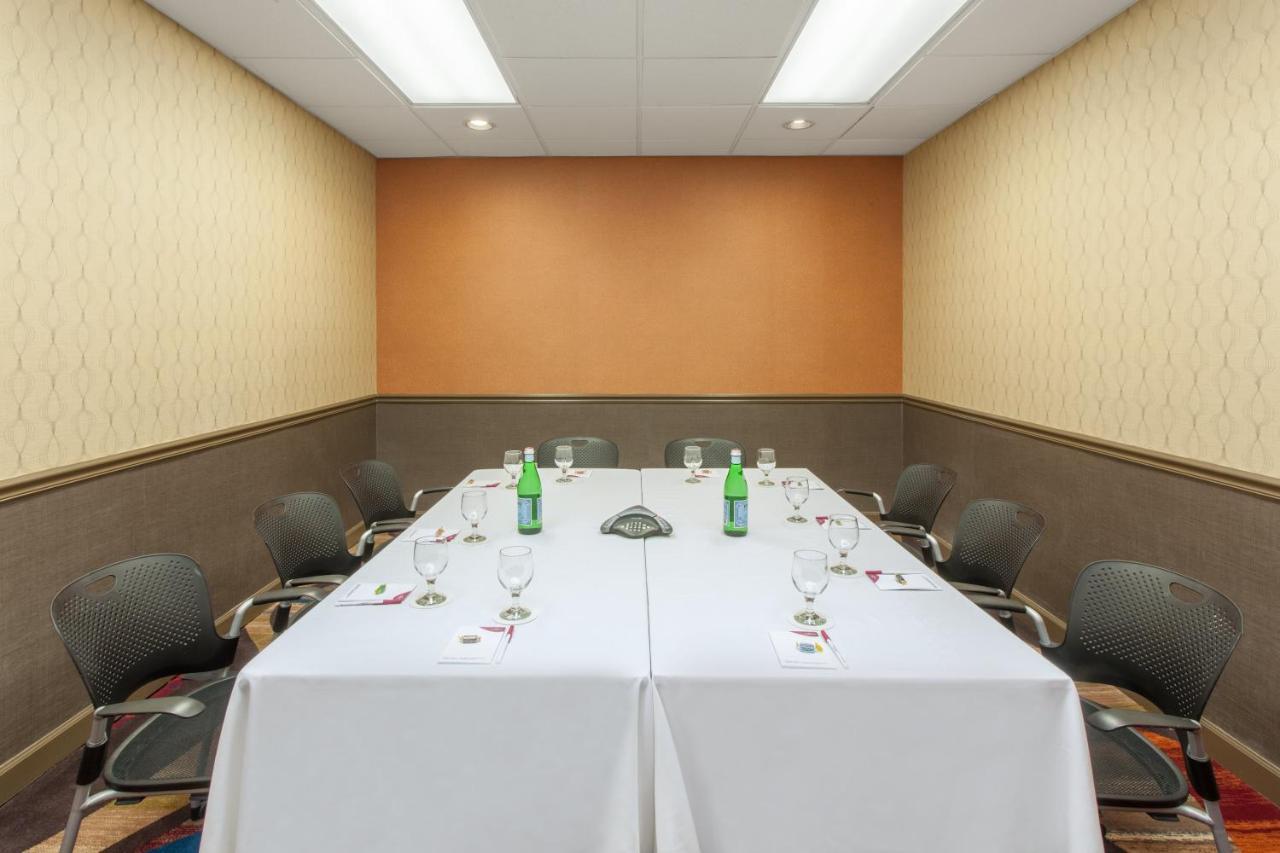 Hotel Radisson Dayton Convention Center Extérieur photo